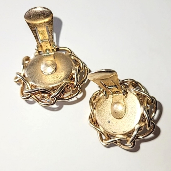 BAROQUE FAUX PEARL & AURORA BOREALIS CLIP-ON EARRINGS - Picture 5 of 7